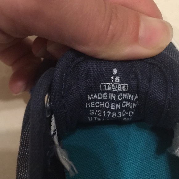 NWOT old navy shoes - Picture 5 of 6